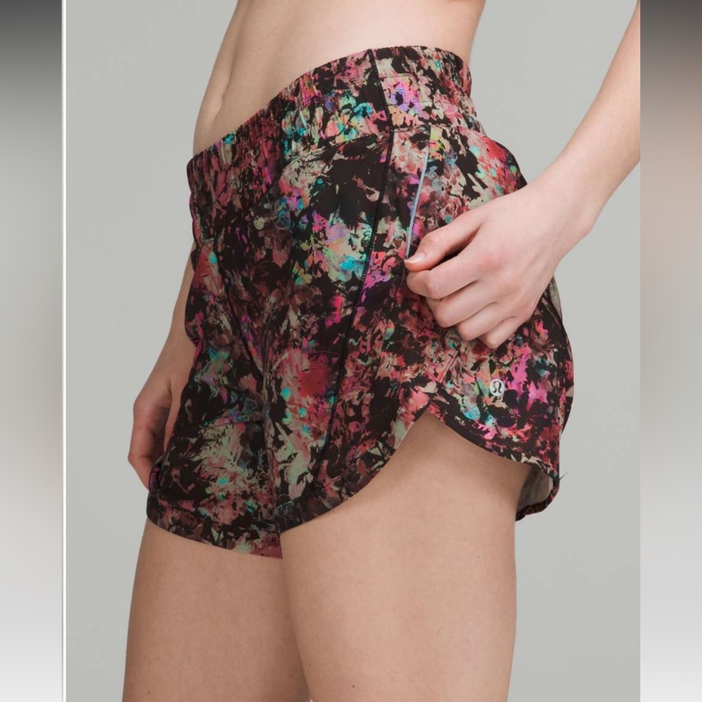 Lululemon Track That Mid-Rise Lined Short 5" Stencil Blossom Red Multi size 2